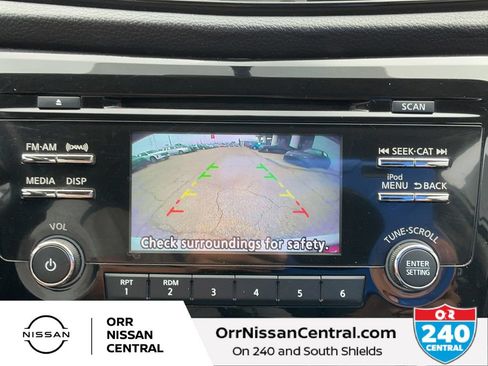 Used 2017 Nissan Rogue SV FWD image 24
