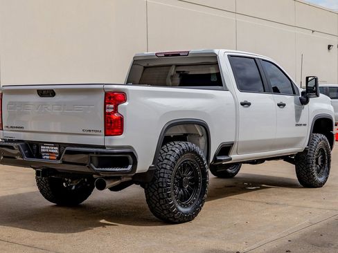 Used 2025 Chevrolet Silverado 2500 Custom w/ Custom Value Package image 9