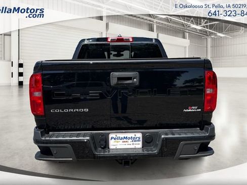 Used 2022 Chevrolet Colorado Z71 w/ Z71 Midnight Edition AWD/4WD image 4