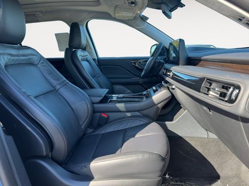 New 2025 Lincoln Aviator Reserve w/ Illumination Package image 17