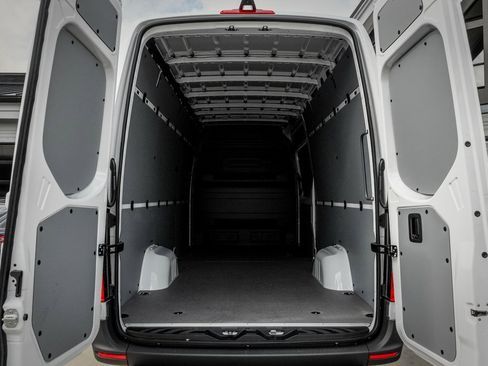 New 2026 Mercedes-Benz Sprinter 2500 image 11