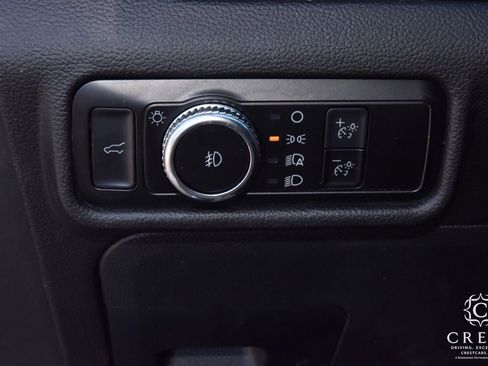 Used 2022 Ford Explorer Limited w/ Limited Technology Package image 34