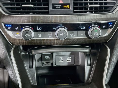 Used 2022 Honda Accord Touring image 24