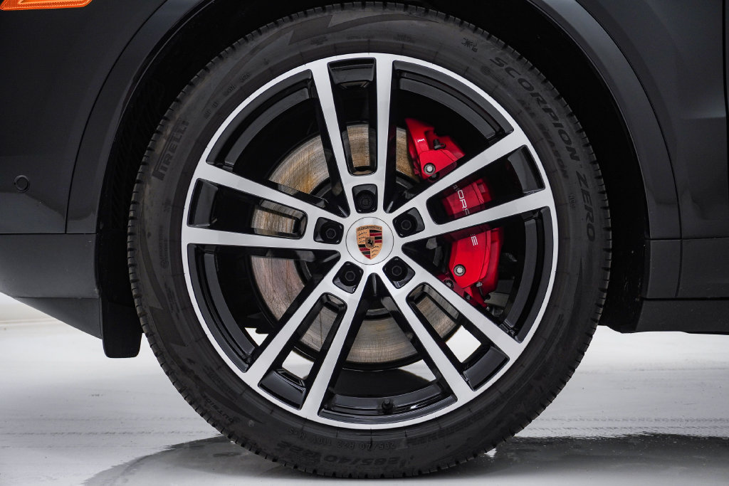 Certified 2026 Porsche Cayenne S AWD/4WD image 13