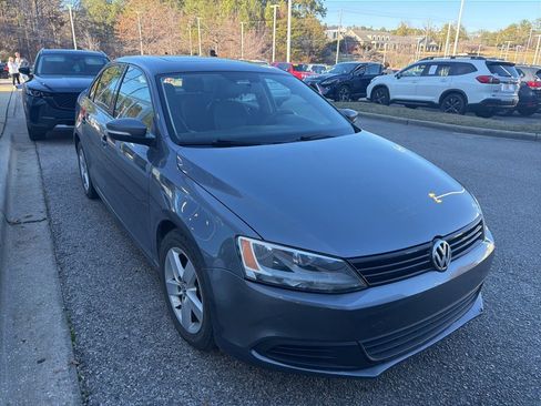 Used 2011 Volkswagen Jetta TDI image 4