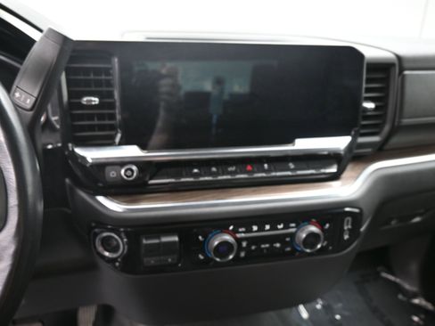 Used 2022 Chevrolet Silverado 1500 RST image 14