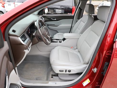 Used 2019 GMC Acadia SLT image 13