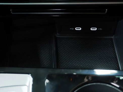 Used 2024 Volkswagen Atlas Peak Edition SE image 22