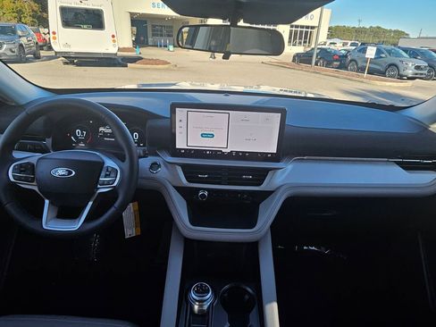 New 2026 Ford Explorer Active w/ Active Comfort Package image 9