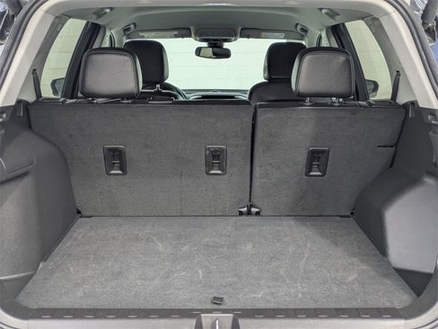 Used 2024 GMC Terrain SLT image 30