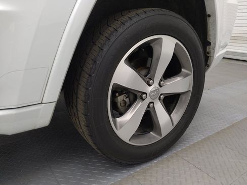 Used 2014 Jeep Grand Cherokee Overland w/ Advanced Technology Group image 31