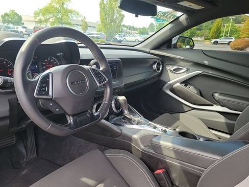 Used 2021 Chevrolet Camaro LT RWD image 8