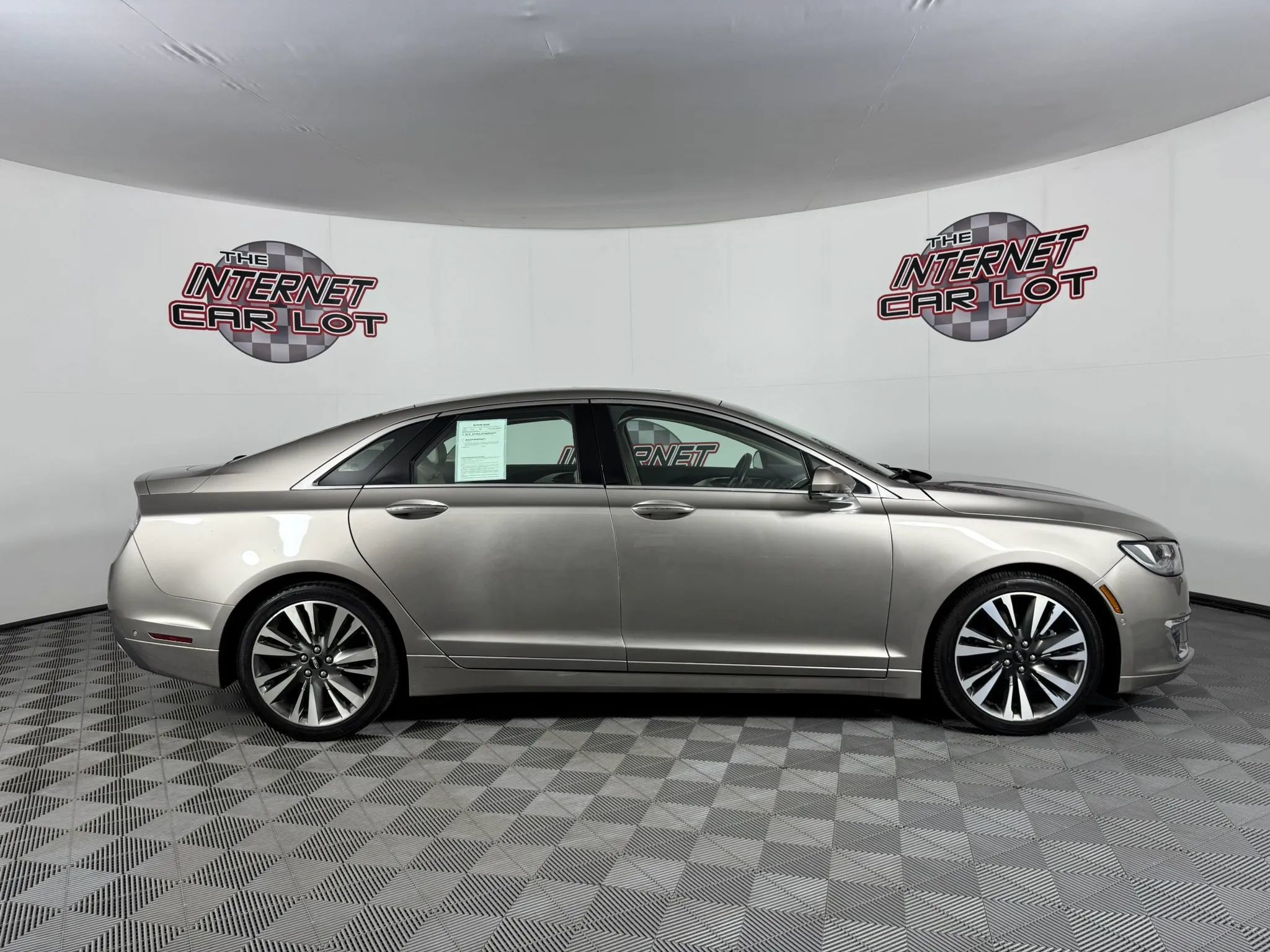 Used 2020 Lincoln MKZ Reserve FWD image 8