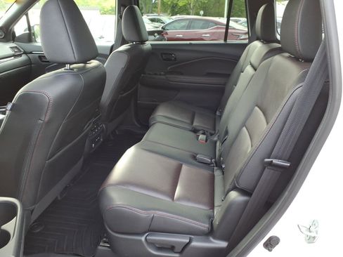 Certified 2024 Honda Passport Black Edition image 8