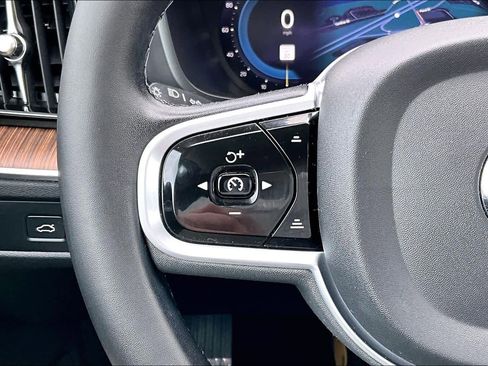 Certified 2023 Volvo XC60 B5 Plus w/ Climate Package image 23