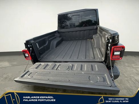 Used 2025 Jeep Gladiator Mojave w/ Safety Group AWD/4WD image 37