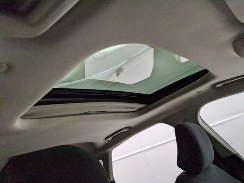 Used 2020 Ford Fusion SE image 21