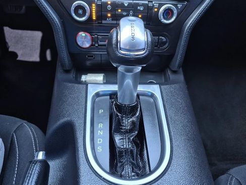 Used 2020 Ford Mustang Coupe RWD image 19