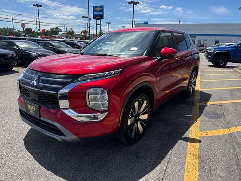 Used 2025 Mitsubishi Outlander SE AWD/4WD image 4