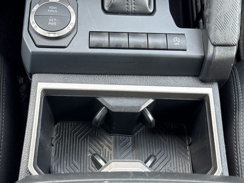 Used 2025 Toyota Tacoma SR5 RWD image 28