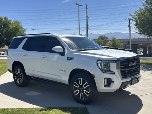 Used 2023 GMC Yukon AT4 w/ AT4 Premium Package AWD/4WD image 11