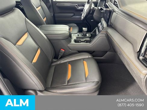 Used 2024 GMC Sierra 1500 AT4 w/ AT4 Premium Package AWD/4WD image 17
