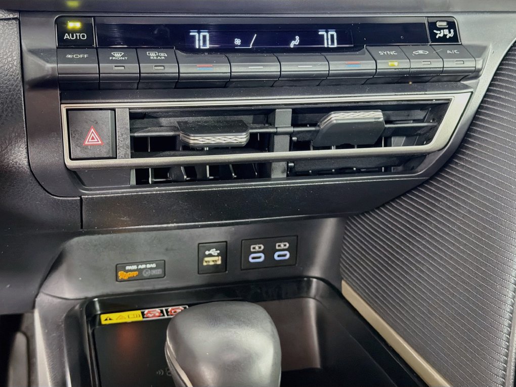 Used 2025 Toyota Camry SE FWD image 22