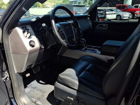 Used 2017 Ford Expedition Limited RWD image 17