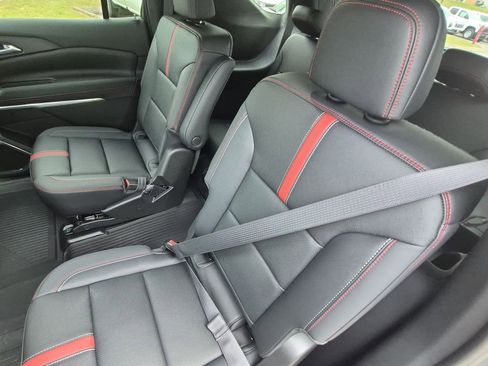 New 2026 Chevrolet Traverse RS w/ LPO, Floor Liner Package FWD image 26
