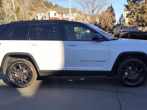 New 2025 Jeep Grand Cherokee Limited image 2
