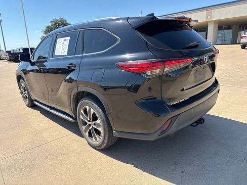 Used 2020 Toyota Highlander XLE FWD image 5