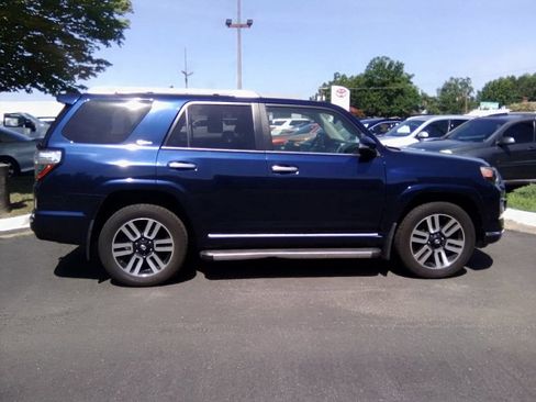 Used 2016 Toyota 4Runner Limited AWD/4WD image 2