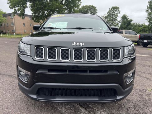 Used 2019 Jeep Compass Latitude w/ Popular Equipment Group AWD/4WD image 2