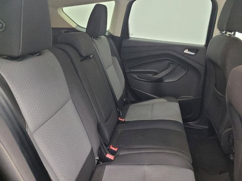 Used 2017 Ford Escape SE image 19