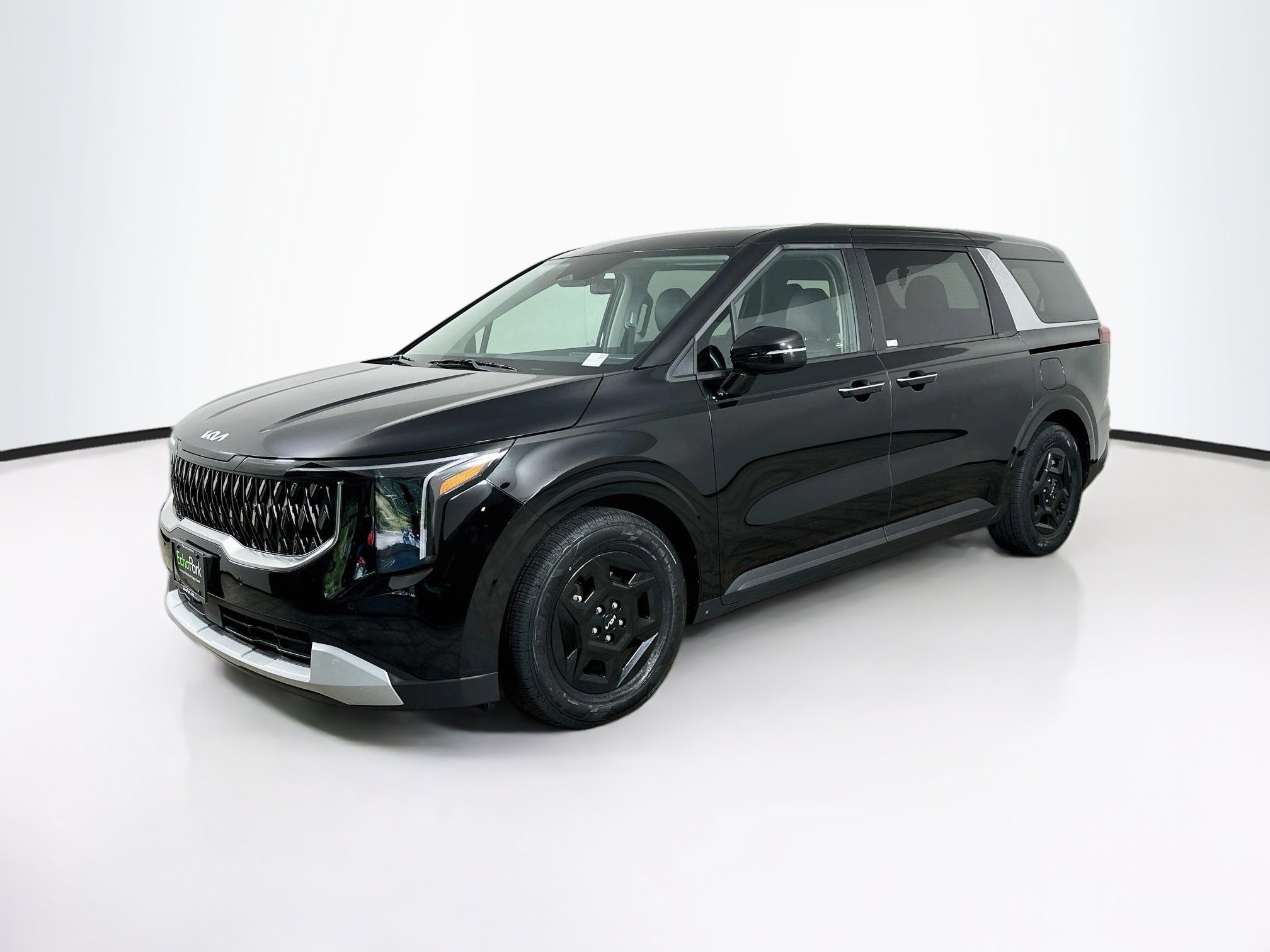 Used 2026 Kia Carnival FWD image 3