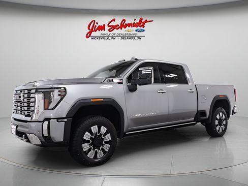 Used 2025 GMC Sierra 2500 Denali w/ Denali Reserve Package AWD/4WD image 3
