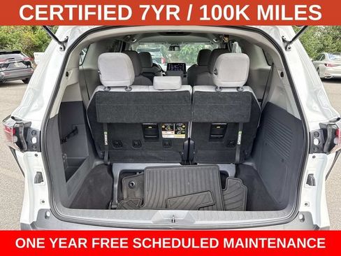Used 2024 Toyota Sienna LE AWD/4WD image 12