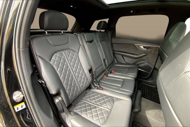 Used 2023 Audi SQ7 Premium Plus w/ Executive Package AWD/4WD image 19