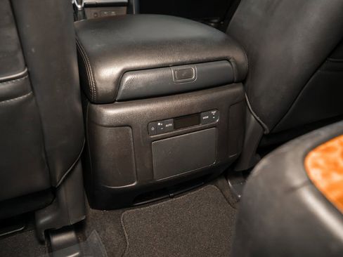 Used 2021 Nissan Armada SL w/ Captain's Chairs Package RWD image 40