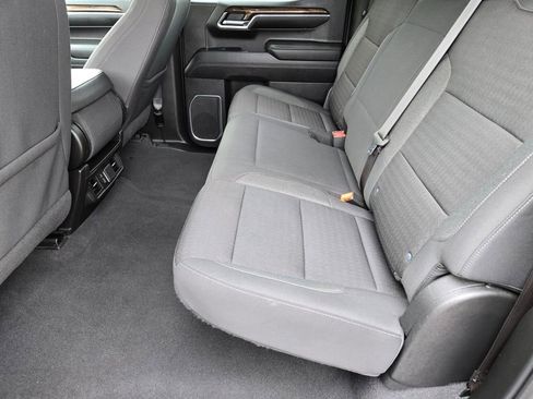 Used 2024 GMC Sierra 1500 SLE image 11