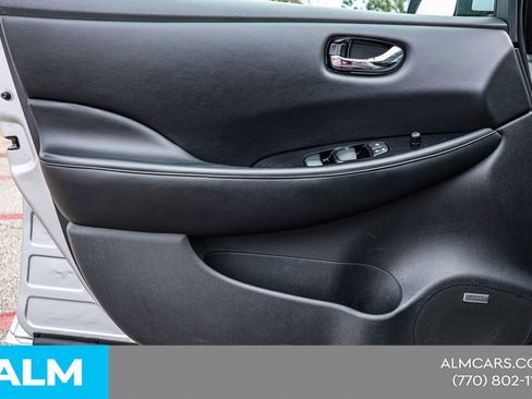 Used 2015 Nissan Leaf SL w/ Premium Package image 40