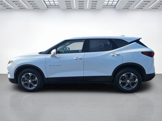 Used 2025 Chevrolet Blazer LT AWD/4WD image 7