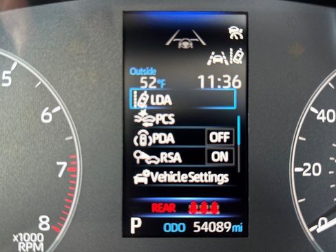 Used 2024 Toyota Corolla LE image 11