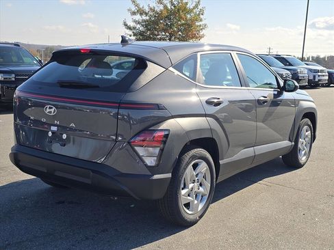 New 2026 Hyundai Kona SE image 3