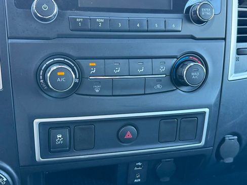 Used 2017 Nissan Titan S AWD/4WD image 17