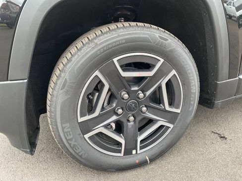 New 2026 Jeep Cherokee Limited image 10