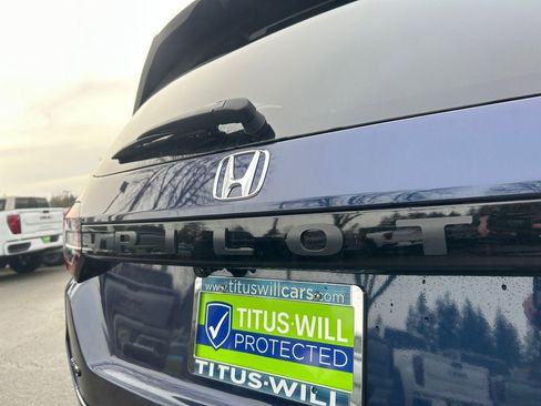 Used 2025 Honda Pilot Sport image 32