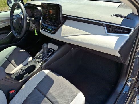 Used 2025 Toyota Corolla LE FWD image 31