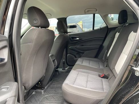 Used 2024 Chevrolet Trax LS w/ LS Convenience Package FWD image 25