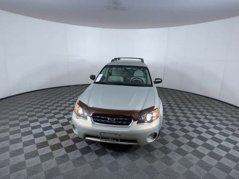 Used 2005 Subaru Outback 2.5i image 3